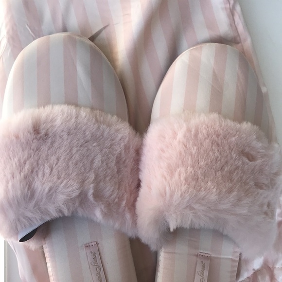 Victoria Secret Brand New with Tags Pinstripe Satin Sleepers. Small - Picture 7 of 9